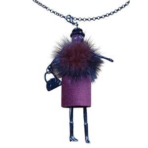 Collier Pendentif Figurine Chic Bourgogne & Noir/Burgundy & Black Lady Necklace